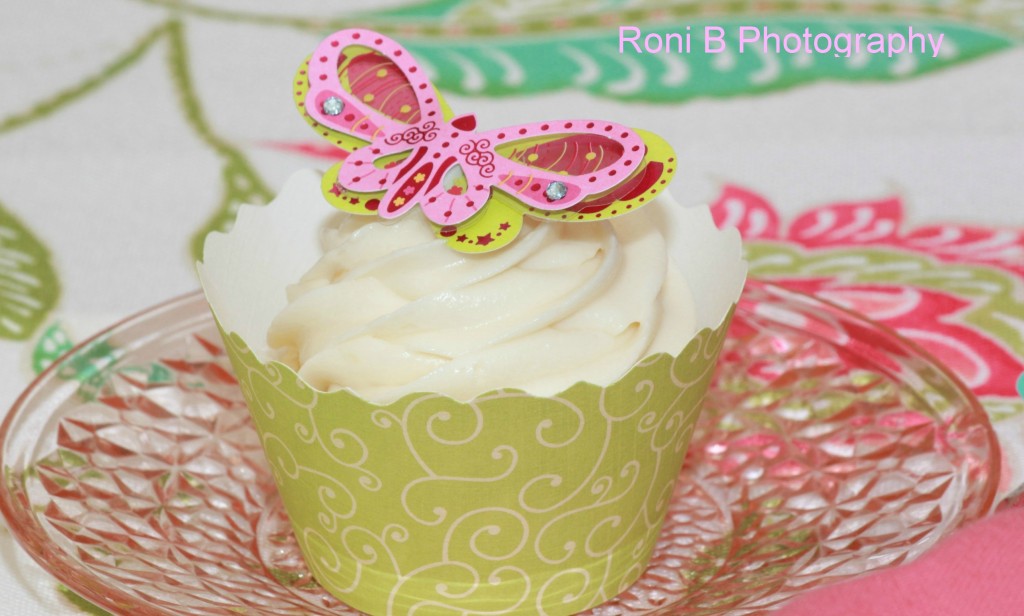 cupcake-baker-nancy-wrappers-bella
